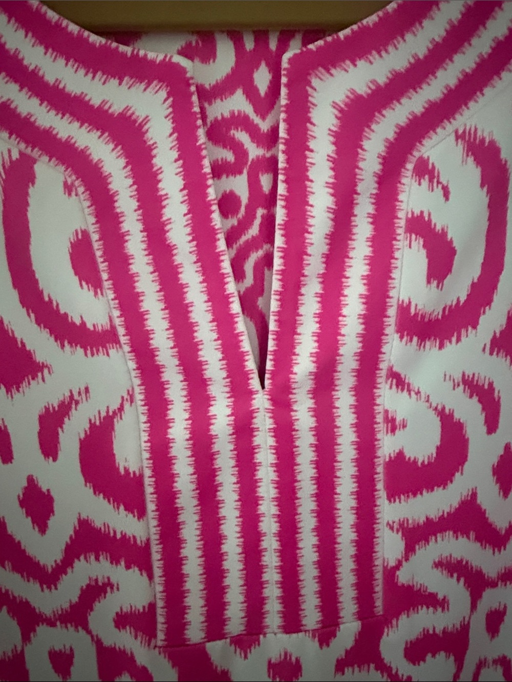 LIKE NEW Gretchen Scott Designs Hot Pink and White Ikat-Style Tunic, Size XL - Picture 4 of 7